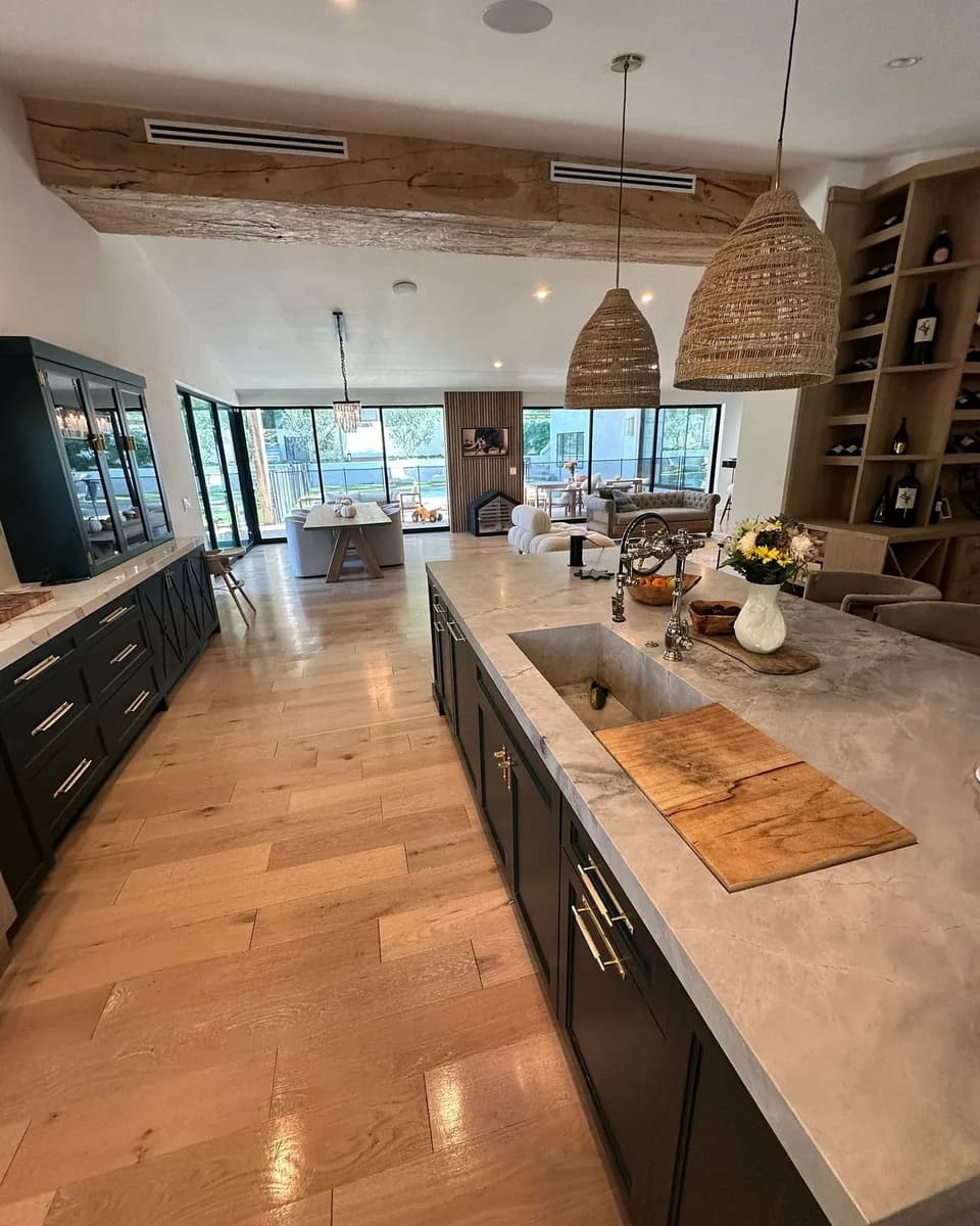 Warm open-plan kitchen fully reset